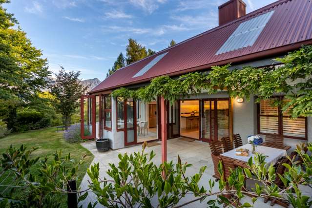 Unique Funky Farmhouse