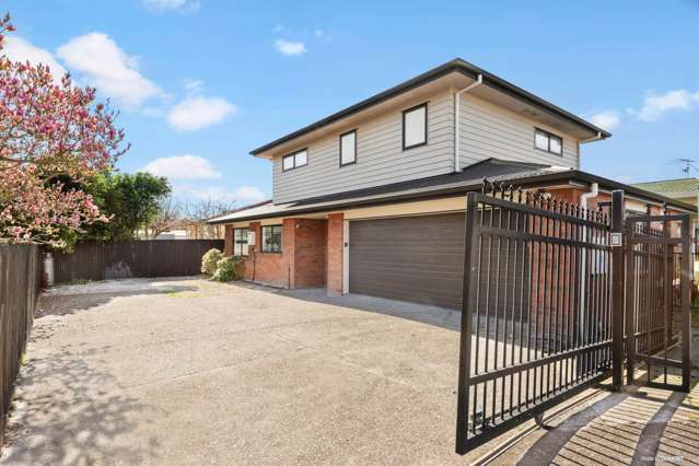 What A Modern Beauty! Dream Home!