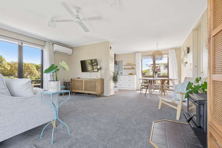 64 Aldinga Avenue Stoke_4