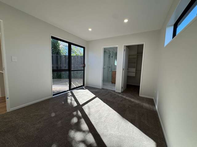 21A Orinda Close Botany Downs_1