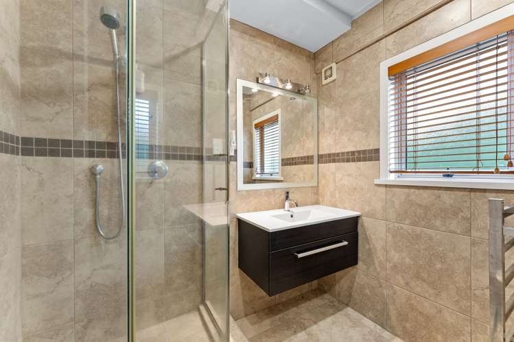 11 Katui Street Castor Bay_22