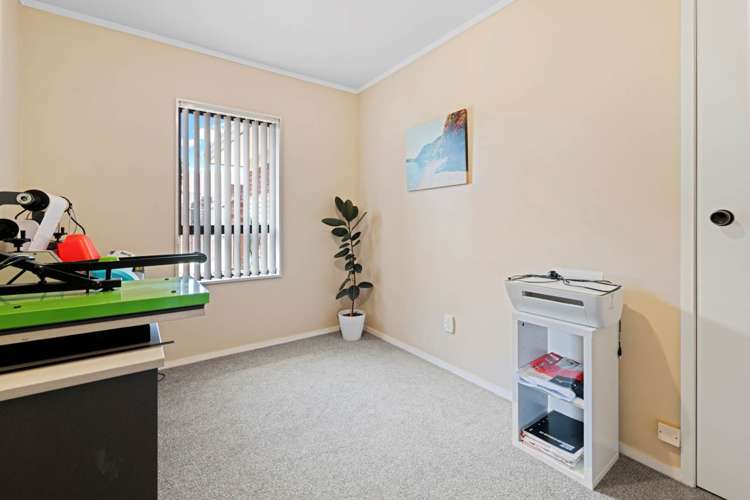 108 Mirrabooka Avenue Botany Downs_15