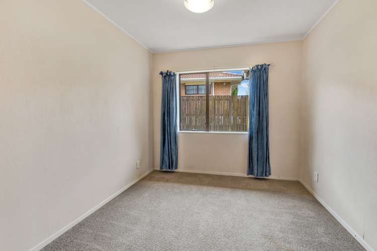 3/2 Channing Crescent Botany Downs_12