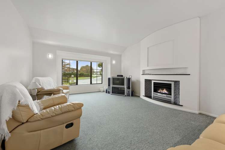 17 Malcolm Gillies Grove Totara Park_13