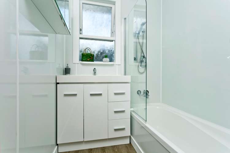 36 Hellyers Street Birkdale_13