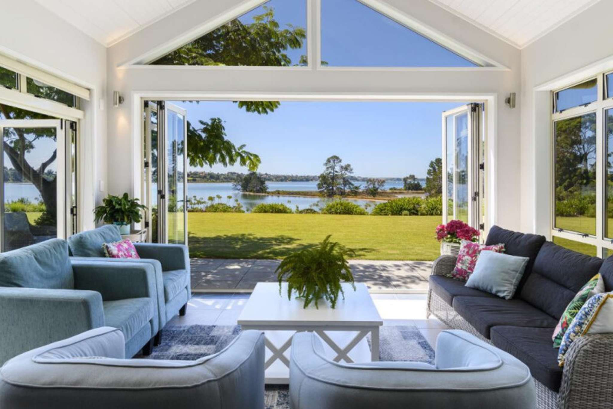 Whakamarama the new Kiwi hot spot as luxury home fetches $3.13m