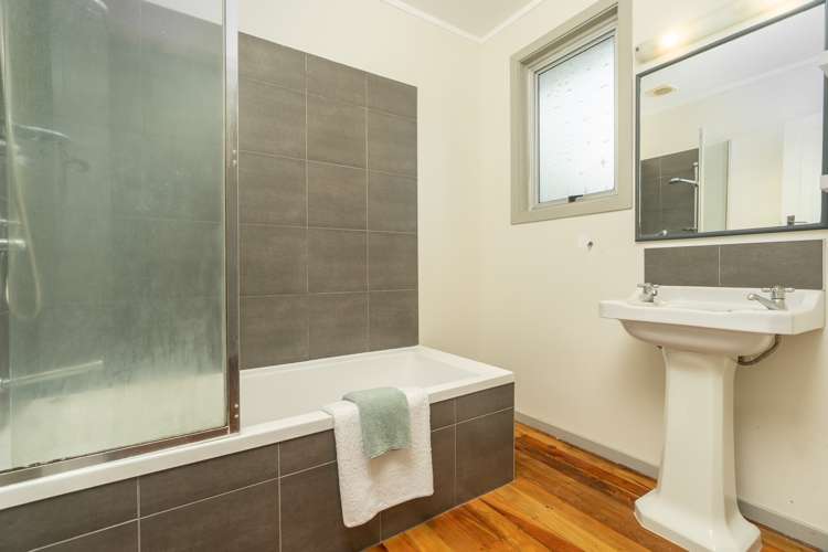 4 Lake Ora Road Kamo_13