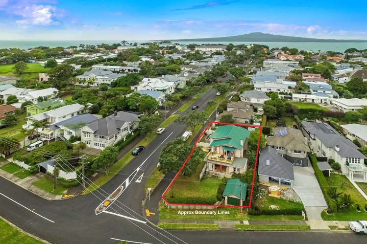 25 Ascot Avenue Narrow Neck_19