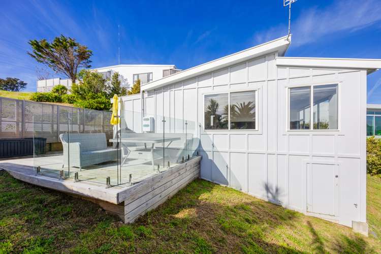 9 Roberts Road Matakatia_16