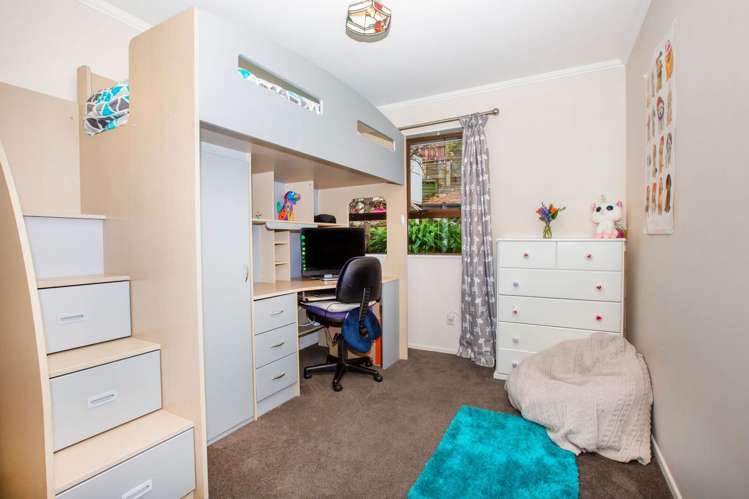 9 Langwell Place Papakowhai_15