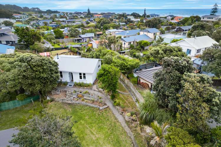 33 Tasman Road Otaki Beach_25