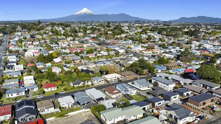 94 Young Street New Plymouth_16