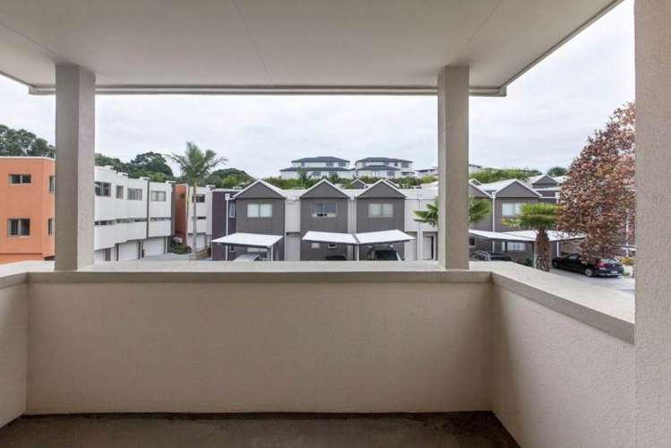 73B/21 Hunters Park Drive Three Kings_7