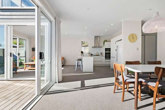 27 Couldrey Crescent Red Beach_2