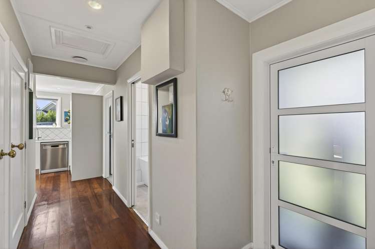 10 Holford Street Westown_15