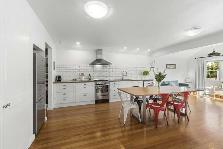 6 Ashleigh Crescent Miramar_17