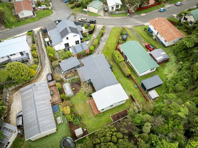 12 Fiona Grove Karori_15