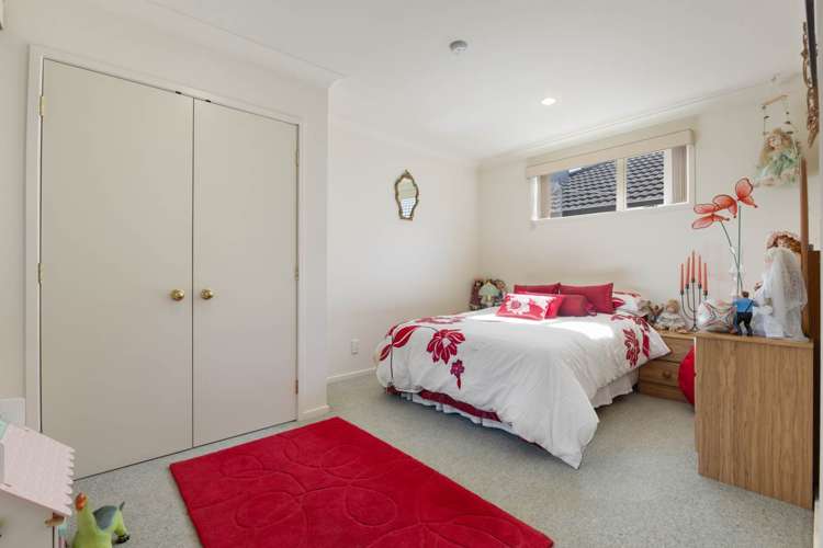 6 Castlehill Court Wattle Downs_16