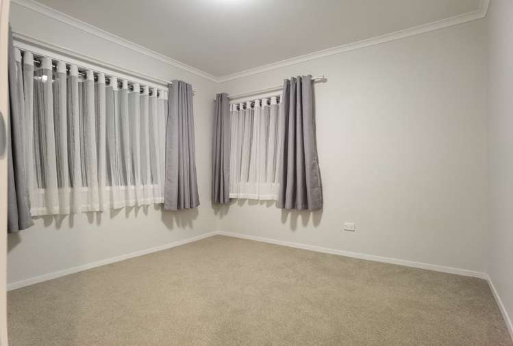 125 Riverpark Crescent Henderson_6