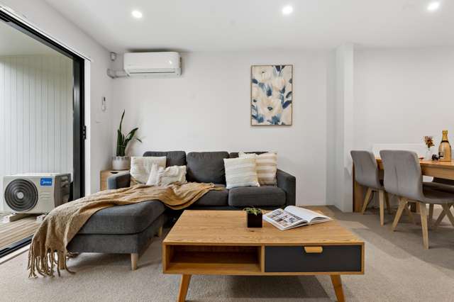 16/18 Hewlett Road Massey_3