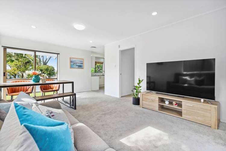 43 Botany Road Botany Downs_6