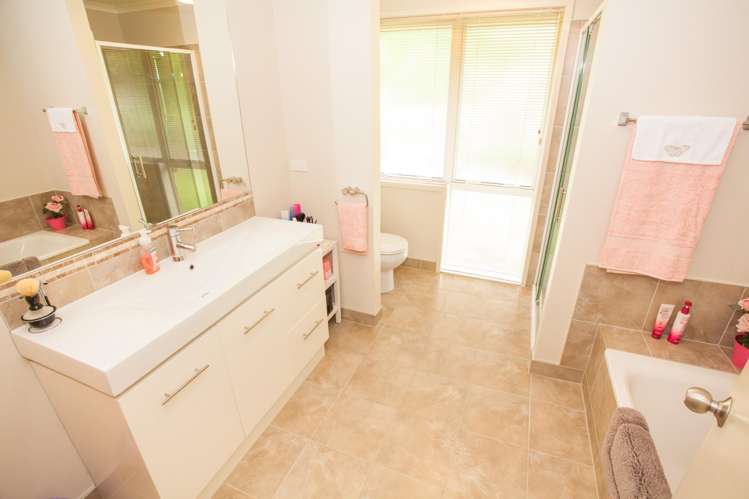 526 Waitetuna Valley Road Raglan_14