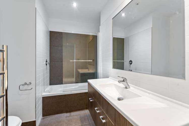 2/11 Hatfield Place Albany Heights_16