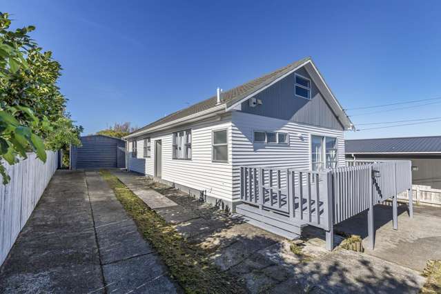 SUNSETS, SEAVIEWS & EASY LIVING