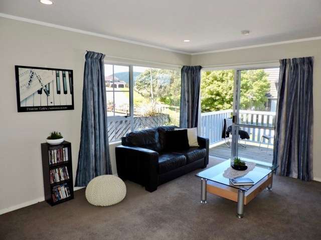 8 Cullen Place Tawa_2