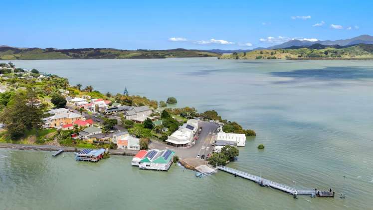 4 Russell Esplanade Rawene_6