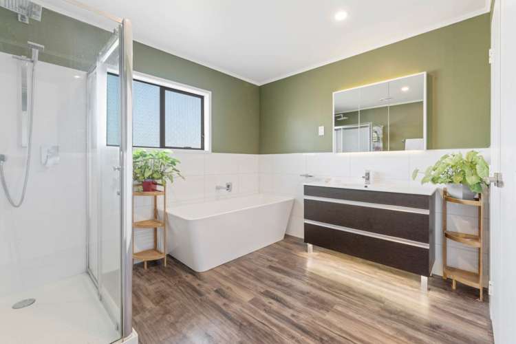 66 Saint Annes Crescent Wattle Downs_22