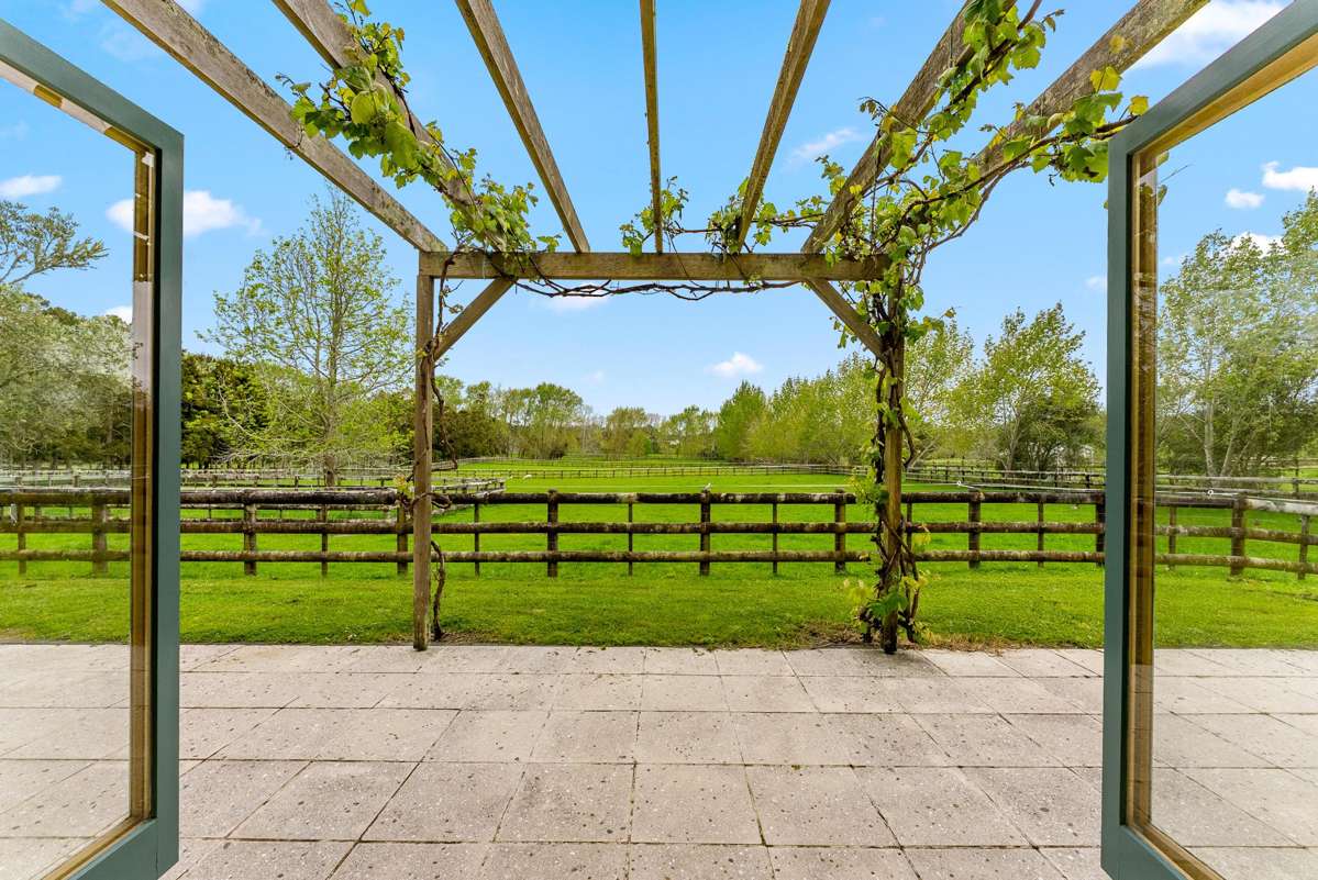 744 Waitakere Road_5