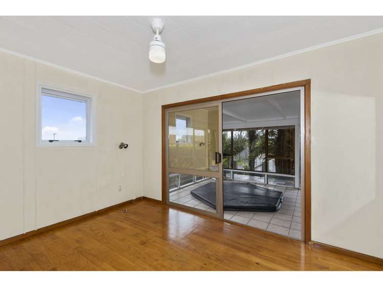 22 Wroughton Crescent Otara_10