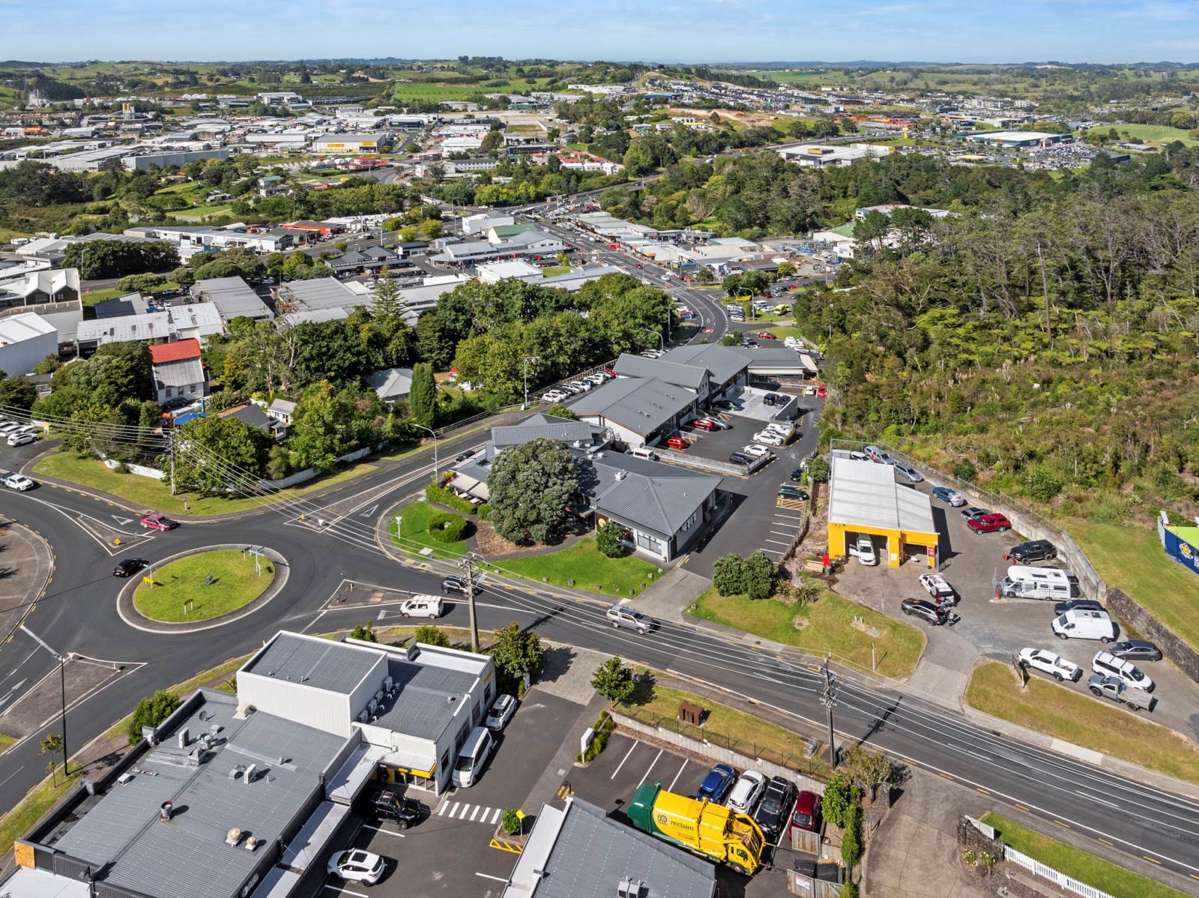 Unit 2/23 Wainui Road_3