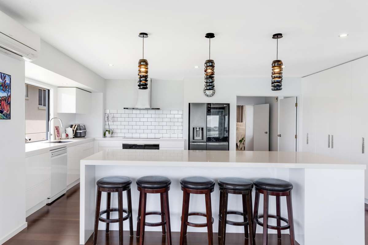 121 Pah Road_2