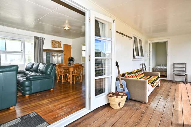 18 Lochiel Street Māhia_1