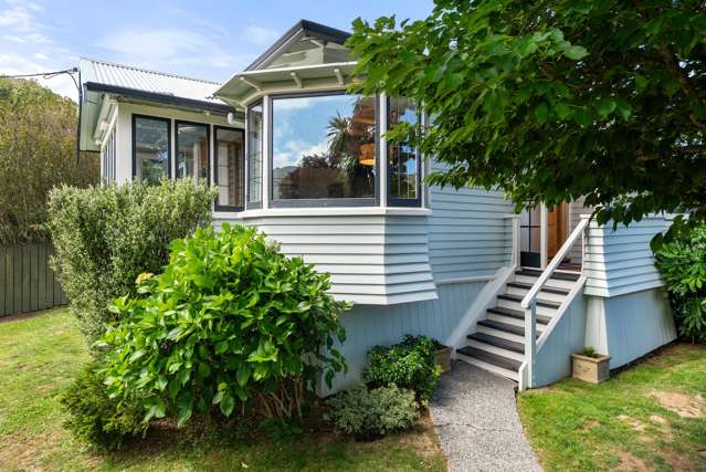 SUNNY SPACIOUS CHARACTER VILLA IN KARORI