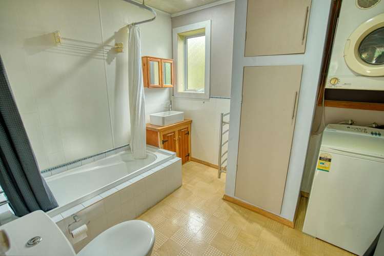 1307 Coast Road Nine Mile_14