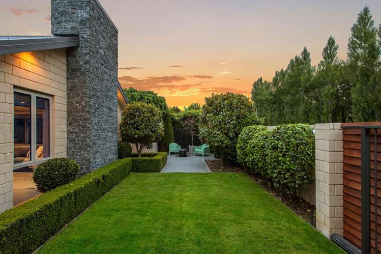 144 Hussey Road Northwood_30