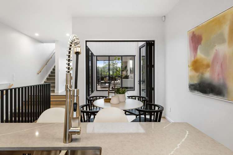 69 Bearing Parade Long Bay_6