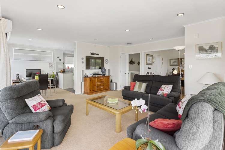 1/7 Colmar Road Mellons Bay_5