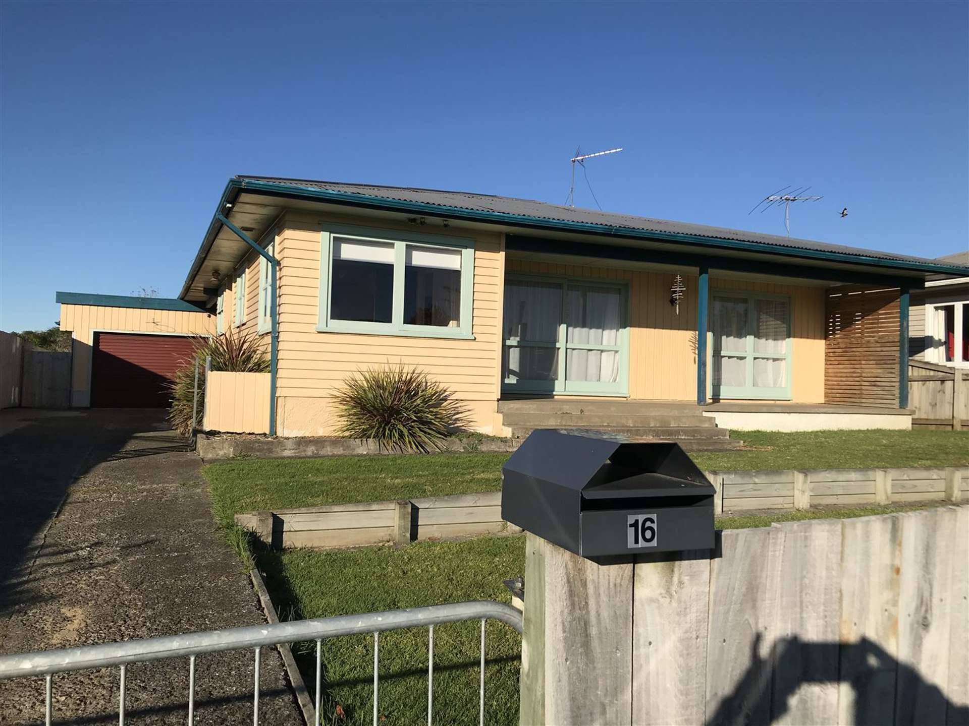 16 Russell Avenue Pukekohe_0