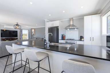 21 Matau Close_4