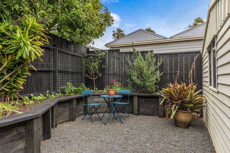 43 Kiwi Road Stanley Point_16