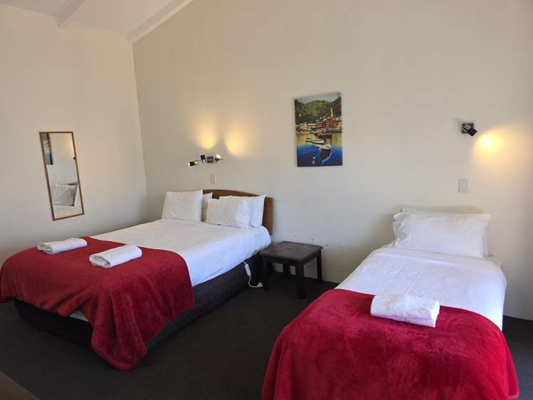 29/76 Lake Terrace Central_2