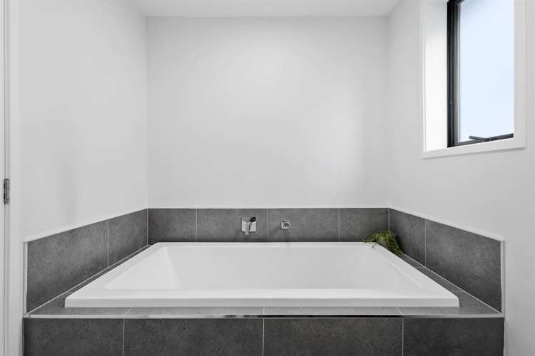 8 Orca Drive Stanmore Bay_20