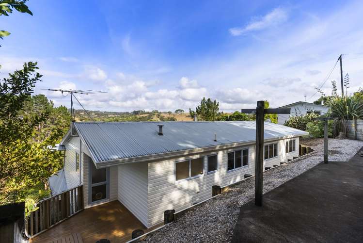 105 Waitakere Road Waitakere_24