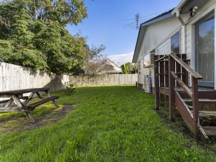 8 Suwyn Place Manurewa_23