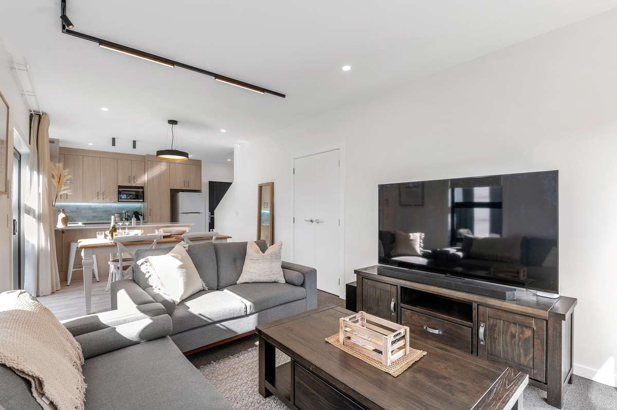 2/141 Waikato Street_2