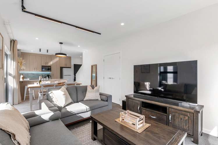 2/141 Waikato Street Central_6